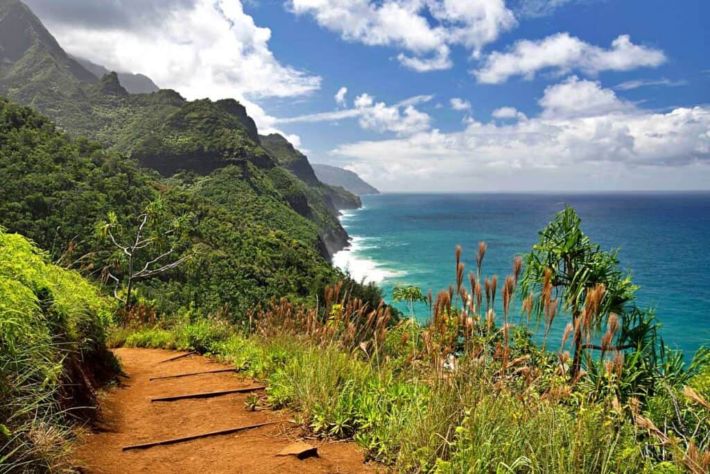 Kalalau Trail along the Na Pali Coast